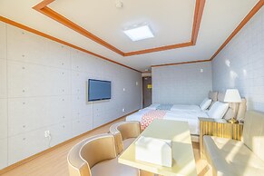 Geoje Daesan Oceanview Spa Pension
