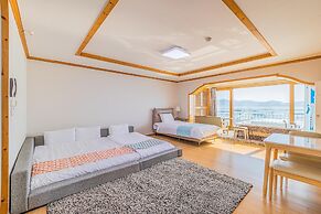 Geoje Daesan Oceanview Spa Pension