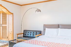 Geoje Daesan Oceanview Spa Pension