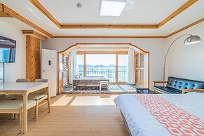 Geoje Daesan Oceanview Spa Pension