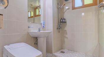 Geoje Daesan Oceanview Spa Pension