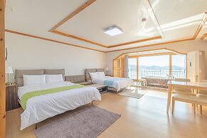 Geoje Daesan Oceanview Spa Pension