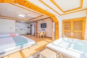 Geoje Daesan Oceanview Spa Pension