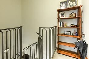 1BR duplex Apt with private Balcony