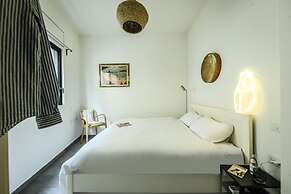 1BR duplex Apt with private Balcony