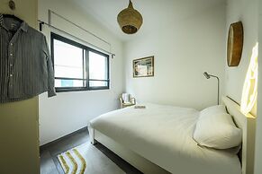 1BR duplex Apt with private Balcony