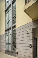 1BR duplex Apt with private Balcony