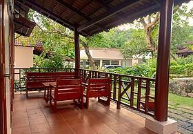 Hong Bin Bungalow Resort