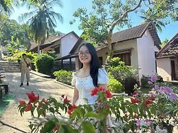 Hong Bin Bungalow Resort