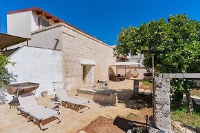 2873 Villa Pussacra by Barbarhouse