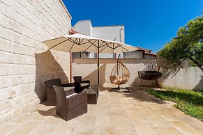2873 Villa Pussacra by Barbarhouse