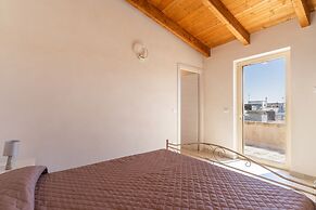 2873 Villa Pussacra by Barbarhouse