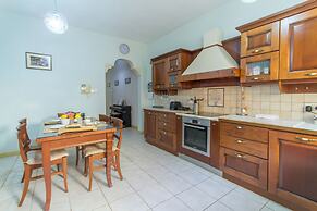 Well Located Townhouse & Courtyard Kalka