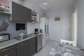 Apartment A Kind of Magic