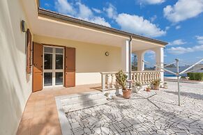 2758 Villa Ester by Barbarhouse