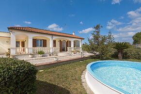 2758 Villa Ester by Barbarhouse