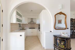 2758 Villa Ester by Barbarhouse