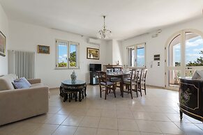 2758 Villa Ester by Barbarhouse