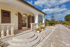 2758 Villa Ester by Barbarhouse