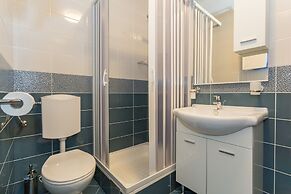 Sea View Apartments - Perovic