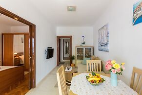 Sea View Apartments - Perovic