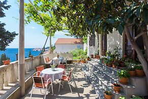 Sea View Apartments - Perovic