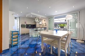 2025 Villa Elmar by Barbarhouse