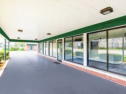 Manor Motel By OYO Near Oak Brook/Chicago Westchester