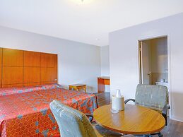 Manor Motel By OYO Near Oak Brook/Chicago Westchester