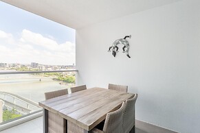 Premium 2BR CBD Apartment With River View Balcony