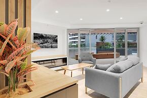 Premium 2BR CBD Apartment With River View Balcony