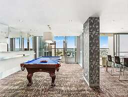 Premium 2BR CBD Apartment With River View Balcony