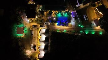 Bangalô House - Praia do Rosa SC
