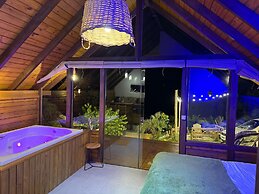 Bangalô House - Praia do Rosa SC