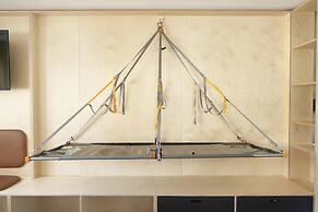 Slackline Moab, Outset Collection by Hilton