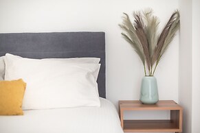 Live As A Greek in Athena