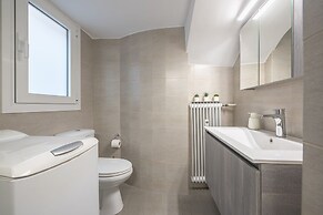 Live As A Greek in Athena