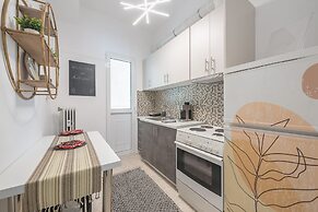 Live As A Greek in Athena