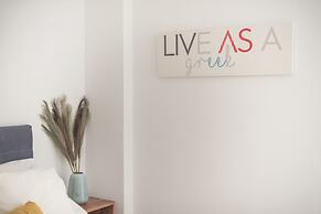 Live As A Greek in Athena