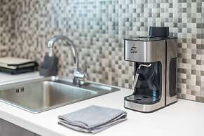 Live As A Greek in Athena