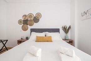 Live As A Greek in Athena