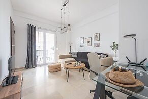 Live As A Greek in Athena