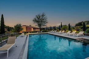 Donato Farmhouse Apartment With Pool