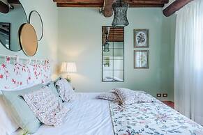 Donato Farmhouse Apartment With Pool