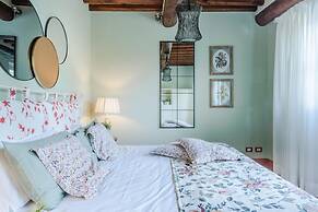 Donato Farmhouse Apartment With Pool