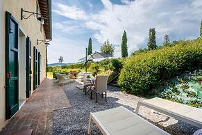 Donato Farmhouse Apartment With Pool