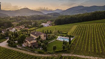 Donato Farmhouse Apartment With Pool