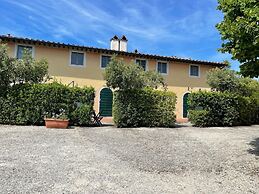 Donato Farmhouse Apartment With Pool