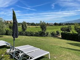 Donato Farmhouse Apartment With Pool