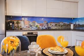 A2 - Luxury apt w Terrace, Gym, Jacuzzi & Sauna